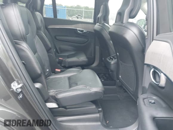 ✅ 2021 Volvo XC90 Inscription • VIN: YV4A221L6M1712318 • Lot: 42477432. Listed on IAAI with 33,771 mi. Free auction sales archive from the USA and detailed vehicle history report at DreamBid. Image 8.