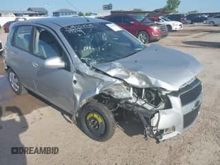 ✅ 2011 Chevrolet Aveo 2LT • VIN: KL1TG6DE2BB128059 • Lot: 42495793. Wystawiony na IAAI z przebiegiem 113 165 mil. Bezpłatny archiwum sprzedaży aukcyjnych z USA i szczegółowy raport historii pojazdu na DreamBid. Zdjęcie 6.