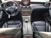 ✅ 2017 Mercedes-Benz C 300 • VIN: 55SWF4KB8HU217984 • Lot: 82042315. Wystawiony na Copart z przebiegiem 106 836 mil. Bezpłatny archiwum sprzedaży aukcyjnych z USA i szczegółowy raport historii pojazdu na DreamBid. Zdjęcie 8.