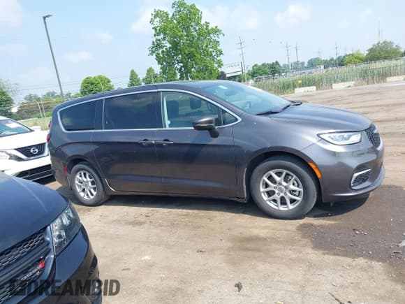 ✅ 2023 Chrysler Pacifica Touring L • VIN: 2C4RC1BG7PR581107 • Lot: 42459970. Listed on IAAI with 56,275 mi. Free auction sales archive from the USA and detailed vehicle history report at DreamBid. Image 13.