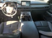 ✅ 2020 Lincoln Aviator Reserve • VIN: 5LM5J7WC5LGL30265 • Lot: 71059255. Wystawiony na Copart z przebiegiem 88 020 mil. Bezpłatny archiwum sprzedaży aukcyjnych z USA i szczegółowy raport historii pojazdu na DreamBid. Zdjęcie 8.