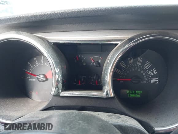 ✅ 2005 Ford Mustang GT Deluxe • VIN: 1ZVHT82H255226043 • Lot: 42821702. Listed on IAAI with 110,467 mi. Free auction sales archive from the USA and detailed vehicle history report at DreamBid. Image 7.