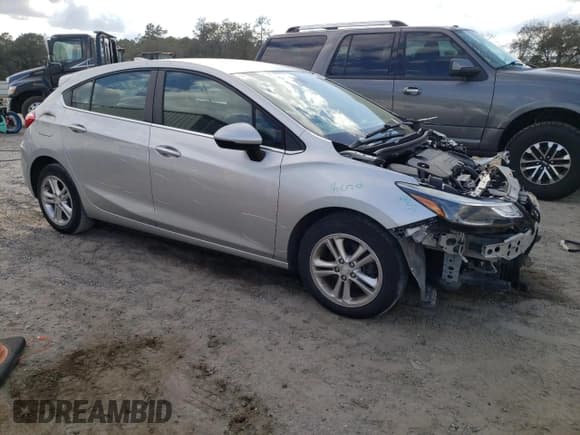 ✅ 2018 Chevrolet Cruze LT • VIN: 3G1BE6SM8JS546691 • Lot: 38713313. Wystawiony na Copart z przebiegiem 87 962 mil. Bezpłatny archiwum sprzedaży aukcyjnych z USA i szczegółowy raport historii pojazdu na DreamBid. Zdjęcie 4.