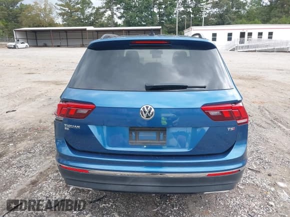 ✅ 2018 Volkswagen Tiguan SEL • VIN: 3VV3B7AX0JM187672 • Лот: 43338554. Опубликован ранее на IAAI с пробегом 184 529 миль. Бесплатный доступ к архиву аукционных продаж из США и подробный отчёт об истории автомобиля на DreamBid. Изображение 17.