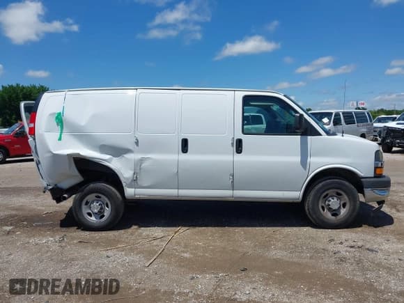 ✅ 2019 Chevrolet Express Cargo • VIN: 1GCWGAFP6K1368910 • Lot: 42194961. Wystawiony na IAAI z przebiegiem 69 359 mil. Bezpłatny archiwum sprzedaży aukcyjnych z USA i szczegółowy raport historii pojazdu na DreamBid. Zdjęcie 13.