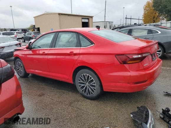 ✅ 2019 Volkswagen Jetta S • VIN: 3VWC57BU6KM081204 • Lot: 82762295. Wystawiony na Copart z przebiegiem 77 324 mil. Bezpłatny archiwum sprzedaży aukcyjnych z USA i szczegółowy raport historii pojazdu na DreamBid. Zdjęcie 2.