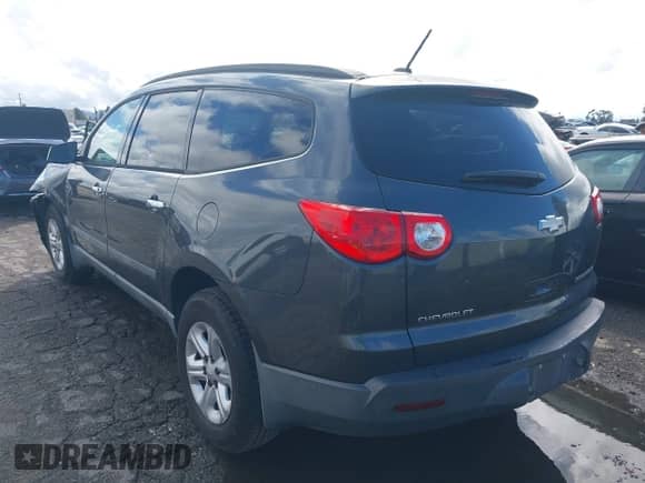 2009 Chevrolet Traverse LS z VIN 1GNER13DX9S175039, wystawiony jako IAAI lot #43450995 z przebiegiem 172 810 mil mil oraz . Historia ofert i sprzedaży dostępna na DreamBid. Obrazek 3.