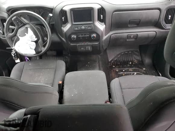 2020 Chevrolet Silverado 1500 Work Truck z VIN 1GCRYAEH6LZ117120, wystawiony jako Copart lot #43200635 z przebiegiem Nie podano mil oraz Czysty tytuł • Clean title. Historia ofert i sprzedaży dostępna na DreamBid. Obrazek 8.