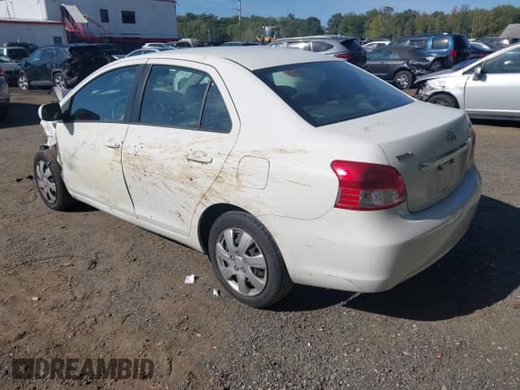 ✅ 2010 Toyota Yaris • VIN: JTDBT4K32A4072553 • Lot: 43350334. Wystawiony na IAAI z przebiegiem 173 280 mil. Bezpłatny archiwum sprzedaży aukcyjnych z USA i szczegółowy raport historii pojazdu na DreamBid. Zdjęcie 3.