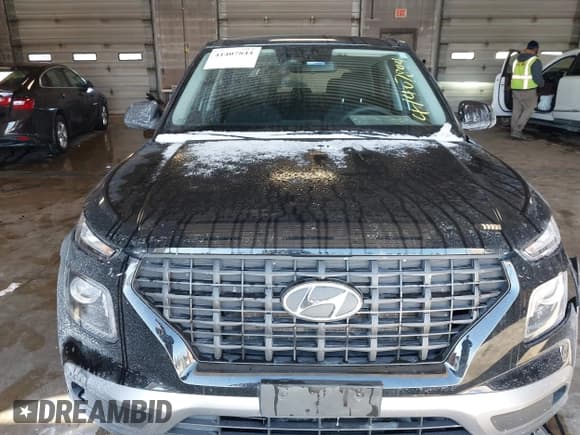 ✅ 2023 Hyundai Venue SE • VIN: KMHRB8A32PU215077 • Lot: 41407844. Listed on IAAI with 35,236 mi. Free auction sales archive from the USA and detailed vehicle history report at DreamBid. Image 12.