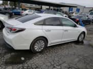 ✅ 2016 Hyundai Sonata SE • VIN: KMHE24L17GA011637 • Lot: 73576332. Listed on Copart with 170,747 mi. Free auction sales archive from the USA and detailed vehicle history report at DreamBid. Image 3.