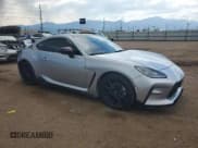 ✅ 2024 Toyota 86 Premium • VIN: JF1ZNBE10R9760496 • Lot: 66363925. Wystawiony na Copart z przebiegiem 13 044 mil. Bezpłatny archiwum sprzedaży aukcyjnych z USA i szczegółowy raport historii pojazdu na DreamBid. Zdjęcie 4.
