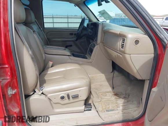 ✅ 2006 Chevrolet Silverado 2500HD LT3 • VIN: 1GCHK23D86F145400 • Lot: 42230812. Wystawiony na IAAI z przebiegiem 513 221 mil. Bezpłatny archiwum sprzedaży aukcyjnych z USA i szczegółowy raport historii pojazdu na DreamBid. Zdjęcie 5.