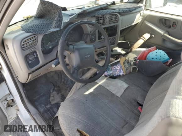 2000 Chevrolet S-10 LS с VIN 1GCCS14WXY8192097, выставлен на аукционе Copart как лот 75753674 с пробегом Не указан миль и Чистый • Clean title. История ставок и продаж доступна на DreamBid. Изображение 8.