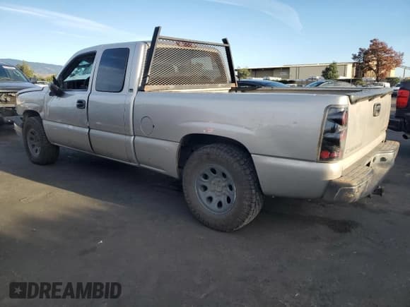 ✅ 2004 Chevrolet Silverado 1500 LS • VIN: 2GCEC19TX41219204 • Lot: 91649455. Wystawiony na Copart z przebiegiem 239 719 mil. Bezpłatny archiwum sprzedaży aukcyjnych z USA i szczegółowy raport historii pojazdu na DreamBid. Zdjęcie 2.