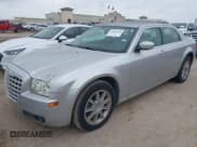 ✅ 2007 Chrysler 300 Limited • VIN: 2C3KK53G57H650056 • Лот: 42105241. Опубликован ранее на IAAI с пробегом 200 010 миль. Бесплатный доступ к архиву аукционных продаж из США и подробный отчёт об истории автомобиля на DreamBid. Изображение 2.