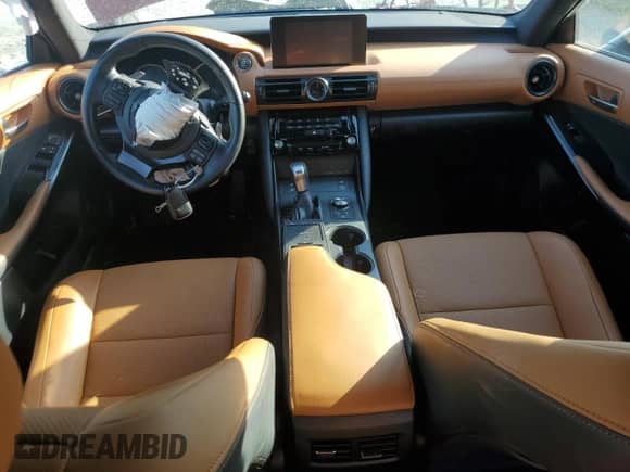 2024 Lexus IS 300 z VIN JTHCA1D2XR5131656, wystawiony jako Copart lot #65702905 z przebiegiem 2 298 mil mil oraz Szkoda całkowita • Salvage title. Historia ofert i sprzedaży dostępna na DreamBid. Obrazek 8.