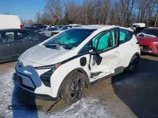 ✅ 2022 Chevrolet Bolt EV 2LT • VIN: 1G1FX6S01N4100400 • Lot: 41296423. Wystawiony na IAAI z przebiegiem 21 465 mil. Bezpłatny archiwum sprzedaży aukcyjnych z USA i szczegółowy raport historii pojazdu na DreamBid. Zdjęcie 2.