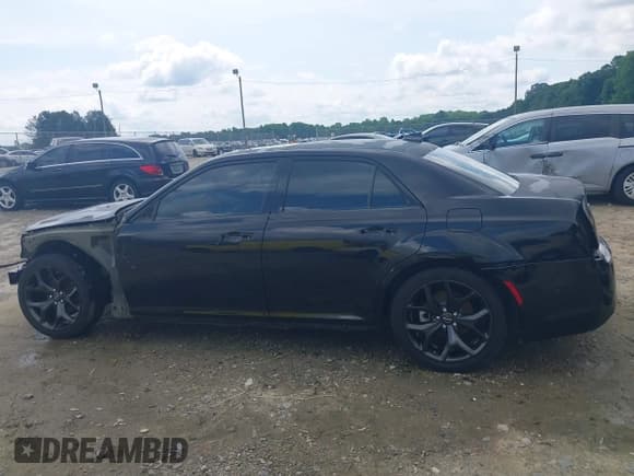 ✅ 2021 Chrysler 300 S • VIN: 2C3CCABG7MH640751 • Lot: 42458665. Listed on IAAI with 71,003 mi. Free auction sales archive from the USA and detailed vehicle history report at DreamBid. Image 15.