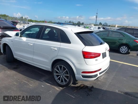 ✅ 2018 Audi Q3 Premium • VIN: WA1BCCFS2JR023653 • Lot: 42753766. Wystawiony na IAAI z przebiegiem 46 434 mil. Bezpłatny archiwum sprzedaży aukcyjnych z USA i szczegółowy raport historii pojazdu na DreamBid. Zdjęcie 3.