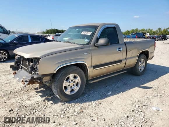 2004 Chevrolet Silverado 1500 Work Truck z VIN 1GCEC14X54Z118864, wystawiony jako Copart lot #81513555 z przebiegiem 186 665 mil mil oraz Szkoda całkowita • Salvage title. Historia ofert i sprzedaży dostępna na DreamBid. Obrazek 1.