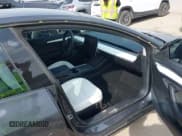 ✅ 2021 Tesla Model 3 Long Range • VIN: 5YJ3E1EB0MF062004 • Lot: 43516419. Wystawiony na IAAI z przebiegiem Nie podano. Bezpłatny archiwum sprzedaży aukcyjnych z USA i szczegółowy raport historii pojazdu na DreamBid. Zdjęcie 5.