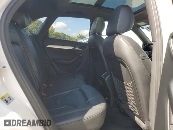 ✅ 2018 Audi Q3 Premium • VIN: WA1ECCFS7JR022494 • Lot: 81832255. Wystawiony na Copart z przebiegiem 85 461 mil. Bezpłatny archiwum sprzedaży aukcyjnych z USA i szczegółowy raport historii pojazdu na DreamBid. Zdjęcie 11.