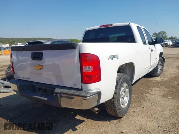 ✅ 2011 Chevrolet Silverado 1500 LT • VIN: 1GCRKSE37BZ271085 • Lot: 43443613. Listed on IAAI with 224,678 mi. Free auction sales archive from the USA and detailed vehicle history report at DreamBid. Image 4.