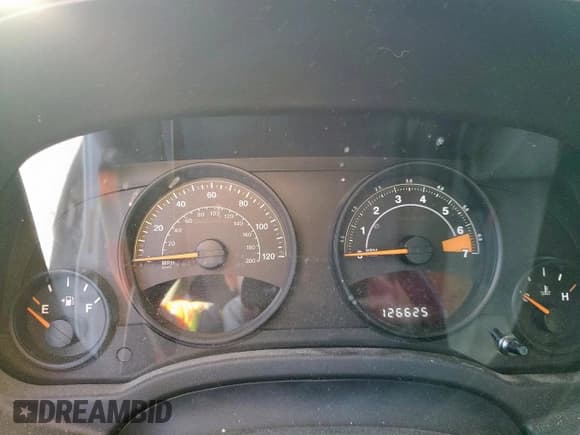 ✅ 2016 Jeep Patriot Latitude • VIN: 1C4NJPFA6GD682056 • Lot: 91653785. Listed on Copart with 126,625 mi. Free auction sales archive from the USA and detailed vehicle history report at DreamBid. Image 9.