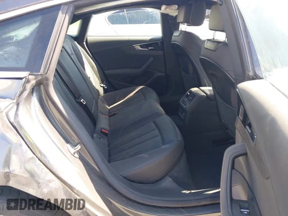 ✅ 2024 Audi A5 Sportback S line Premium Plus • VIN: WAUFACF53RA071001 • Lot: 43011914. Wystawiony na IAAI z przebiegiem 22 911 mil. Bezpłatny archiwum sprzedaży aukcyjnych z USA i szczegółowy raport historii pojazdu na DreamBid. Zdjęcie 8.