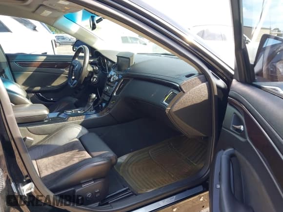 ✅ 2011 Cadillac CTS-V • VIN: 1G6DV5EP9B0130161 • Lot: 42653729. Wystawiony na IAAI z przebiegiem 229 945 mil. Bezpłatny archiwum sprzedaży aukcyjnych z USA i szczegółowy raport historii pojazdu na DreamBid. Zdjęcie 5.