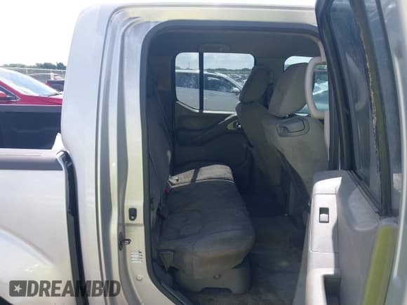 ✅ 2013 Nissan Frontier SL • VIN: 1N6AD0ER9DN761261 • Lot: 42587067. Wystawiony na IAAI z przebiegiem 240 063 mil. Bezpłatny archiwum sprzedaży aukcyjnych z USA i szczegółowy raport historii pojazdu na DreamBid. Zdjęcie 8.