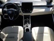 ✅ 2023 Toyota Corolla Cross XLE • VIN: 7MUDAABG2PV077982 • Лот: 64288375. Опубликован ранее на Copart с пробегом 29 550 миль. Бесплатный доступ к архиву аукционных продаж из США и подробный отчёт об истории автомобиля на DreamBid. Изображение 8.