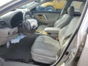 ✅ 2007 Toyota Camry XLE • VIN: 4T1BE46K47U645923 • Lot: 82737935. Wystawiony na Copart z przebiegiem 102 749 mil. Bezpłatny archiwum sprzedaży aukcyjnych z USA i szczegółowy raport historii pojazdu na DreamBid. Zdjęcie 7.