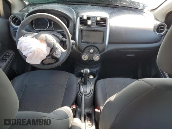 ✅ 2013 Nissan Versa S • VIN: 3N1CN7AP0DL828337 • Лот: 82079385. Опубликован ранее на Copart с пробегом Не указан. Бесплатный доступ к архиву аукционных продаж из США и подробный отчёт об истории автомобиля на DreamBid. Изображение 8.