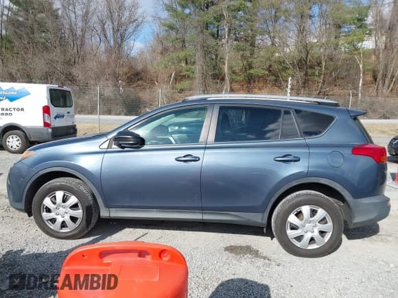 ✅ 2013 Toyota RAV4 LE • VIN: 2T3BFREV6DW098033 • Lot: 43811342. Listed on IAAI with 134,752 mi. Free auction sales archive from the USA and detailed vehicle history report at DreamBid. Image 14.