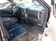 ✅ 2019 Chevrolet Silverado 1500 RST • VIN: 1GCRYEED3KZ301952 • Lot: 42322142. Wystawiony na IAAI z przebiegiem 105 588 mil. Bezpłatny archiwum sprzedaży aukcyjnych z USA i szczegółowy raport historii pojazdu na DreamBid. Zdjęcie 5.