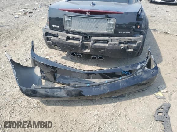 ✅ 2004 Cadillac XLR • VIN: 1G6YV34A245601303 • Lot: 57644265. Wystawiony na Copart z przebiegiem 27 898 mil. Bezpłatny archiwum sprzedaży aukcyjnych z USA i szczegółowy raport historii pojazdu na DreamBid. Zdjęcie 12.