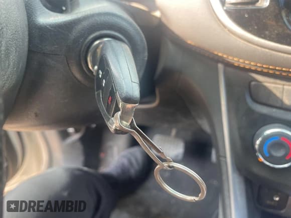 ✅ 2021 Chevrolet Trax LS • VIN: KL7CJKSB5MB341177 • Lot: 42585315. Listed on IAAI with 49,042 mi. Free auction sales archive from the USA and detailed vehicle history report at DreamBid. Image 1.