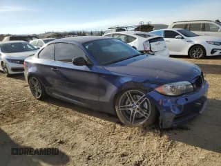 ✅ 2013 BMW 1 Series 135i • VIN: WBAUC9C53DVY60615 • Lot: 76811044. Wystawiony na Copart z przebiegiem 77 183 mil. Bezpłatny archiwum sprzedaży aukcyjnych z USA i szczegółowy raport historii pojazdu na DreamBid. Zdjęcie 4.