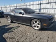 ✅ 2010 Dodge Challenger R/T Classic • VIN: 2B3CJ5DT7AH280929 • Lot: 80299314. Wystawiony na Copart z przebiegiem 128 626 mil. Bezpłatny archiwum sprzedaży aukcyjnych z USA i szczegółowy raport historii pojazdu na DreamBid. Zdjęcie 4.