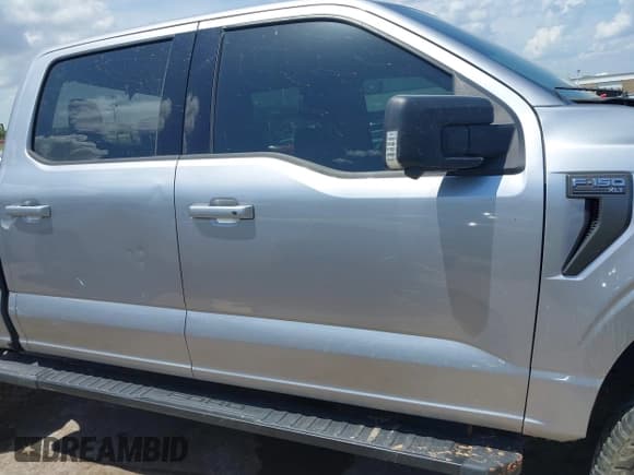 ✅ 2022 Ford F-150 XL • VIN: 1FTEW1EP2NFA69535 • Lot: 42564846. Listed on IAAI with 47,701 mi. Free auction sales archive from the USA and detailed vehicle history report at DreamBid. Image 14.