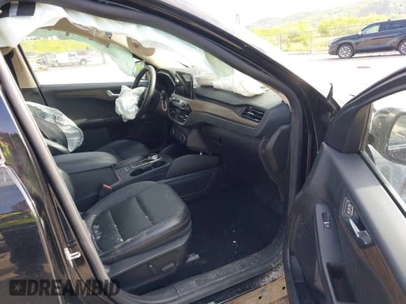 ✅ 2020 Ford Escape Titanium • VIN: 1FMCU9J96LUA72557 • Lot: 42204154. Listed on IAAI with 100 mi. Free auction sales archive from the USA and detailed vehicle history report at DreamBid. Image 5.