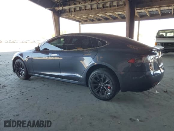 ✅ 2017 Tesla Model S 100D • VIN: 5YJSA1E40HF231887 • Lot: 80798985. Wystawiony na Copart z przebiegiem 54 916 mil. Bezpłatny archiwum sprzedaży aukcyjnych z USA i szczegółowy raport historii pojazdu na DreamBid. Zdjęcie 2.