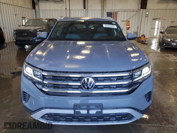 ✅ 2022 Volkswagen Atlas SEL • VIN: 1V2BE2CA5NC207126 • Лот: 56545445. Опубликован ранее на Copart с пробегом 49 296 миль. Бесплатный доступ к архиву аукционных продаж из США и подробный отчёт об истории автомобиля на DreamBid. Изображение 5.