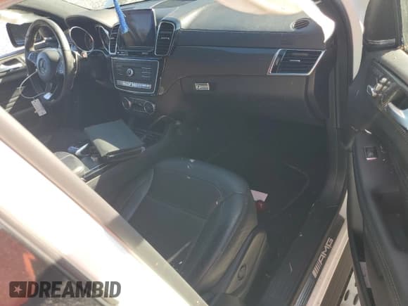 ✅ 2019 Mercedes-Benz GLE 43 AMG • VIN: 4JGED6EB2KA137585 • Lot: 82422515. Listed on Copart with 103,977 mi. Free auction sales archive from the USA and detailed vehicle history report at DreamBid. Image 8.