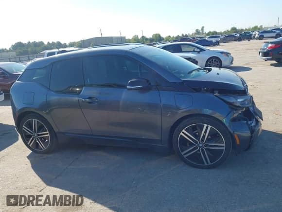 ✅ 2017 BMW i3 • VIN: WBY1Z8C37HV892405 • Lot: 43437044. Wystawiony na IAAI z przebiegiem 67 683 mil. Bezpłatny archiwum sprzedaży aukcyjnych z USA i szczegółowy raport historii pojazdu na DreamBid. Zdjęcie 13.
