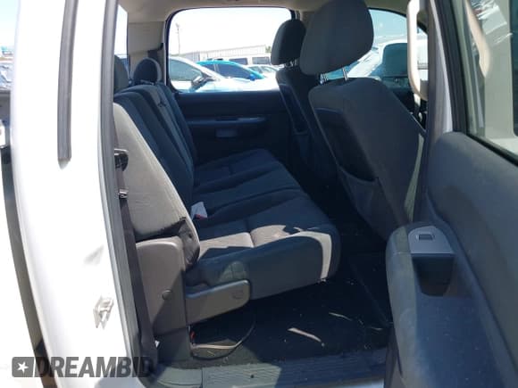 ✅ 2009 Chevrolet Silverado 3500HD • VIN: 1GCHC83K69F118800 • Lot: 42858401. Listed on IAAI with 275,265 mi. Free auction sales archive from the USA and detailed vehicle history report at DreamBid. Image 8.