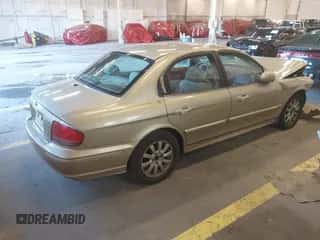 2004 Hyundai Sonata GLS z VIN KMHWF35H44A984631, wystawiony jako IAAI lot #41558922 z przebiegiem 262 898 mil mil oraz . Historia ofert i sprzedaży dostępna na DreamBid. Obrazek 4.