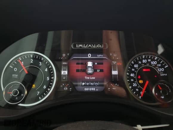 2019 Ram 1500 Big Horn z VIN 1C6SRFFT2KN594056, wystawiony jako Copart lot #86181995 z przebiegiem 81 298 mil mil oraz Szkoda całkowita • Salvage title. Historia ofert i sprzedaży dostępna na DreamBid. Obrazek 9.